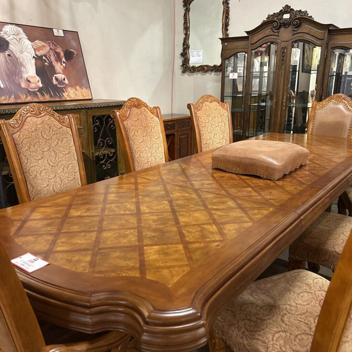Ornate DR Table w/ 8CH + 3LF(BAHH)