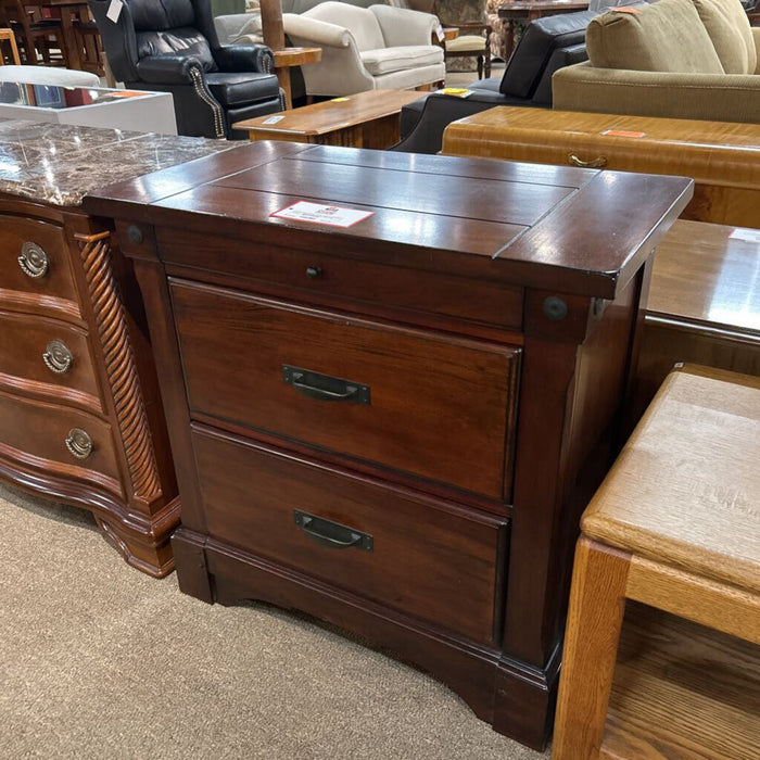 2-Door DW Tray Nightstand(BTK)