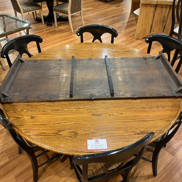 Large Round Oak Table/ 1LF/ 6CH(KLH)