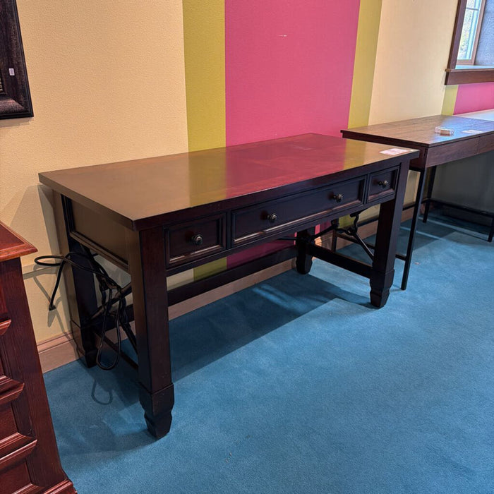 DW 3-Drawer Desk(BTK)