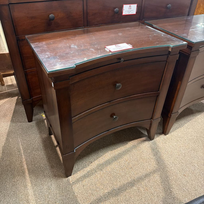 DW/GT Hooker Nightstand(ALK)