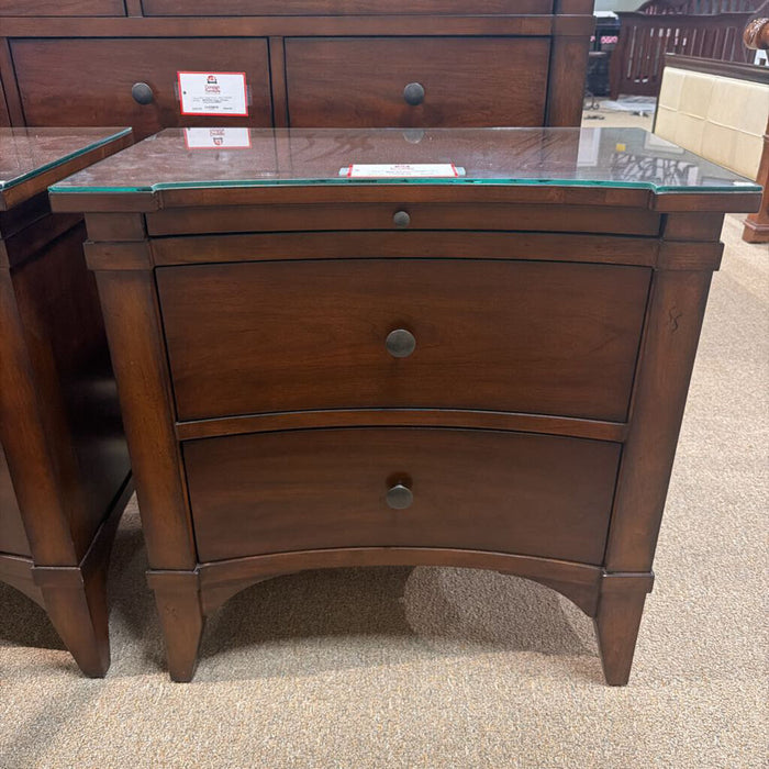 DW/GT Hooker Nightstand(ALK)