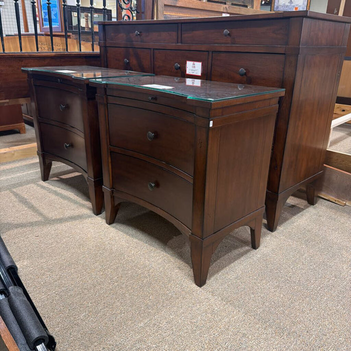 DW/GT Hooker Nightstand(ALK)