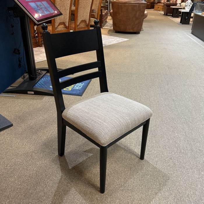 S/6 Greddinton Chairs (IMK) (D824-07)