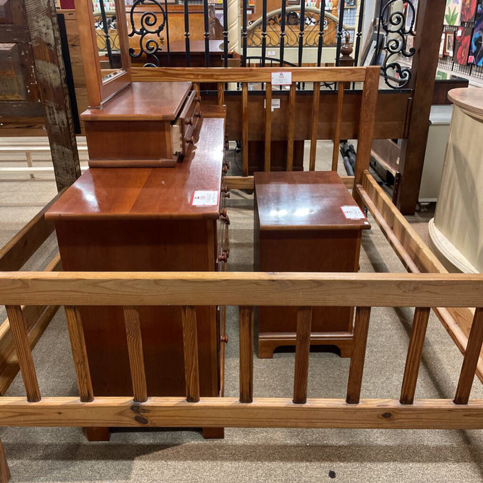 DW Queen Bedframe(BAH)
