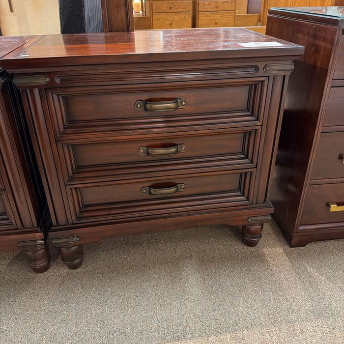 3-Drawer DW Nightstand(BTK)