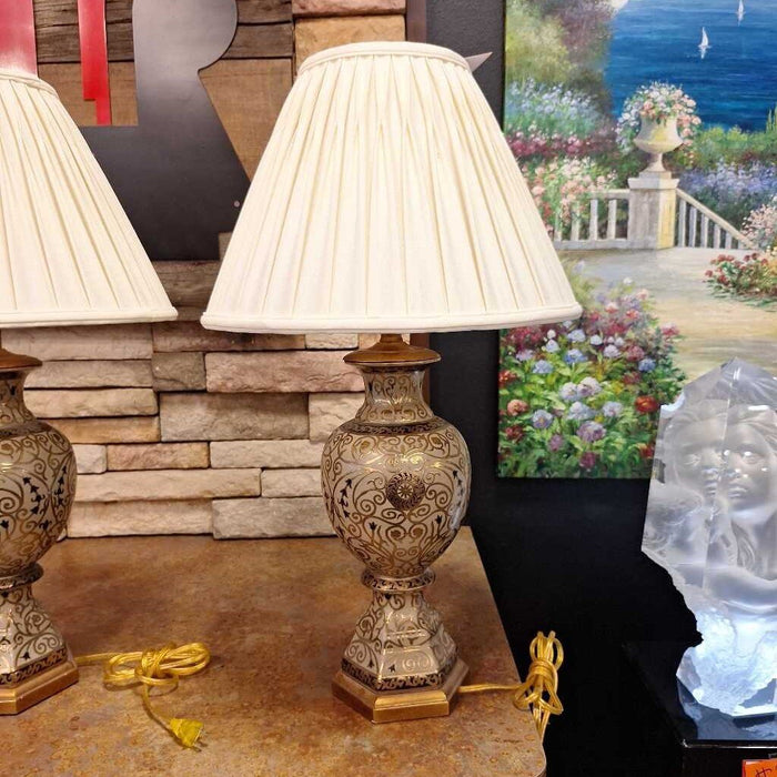 Ornate Gold/Tan Table Lamp(LS)