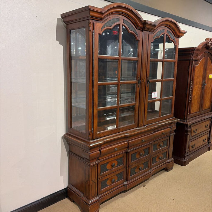 DW 2PC Ornate Hutch(ATH)