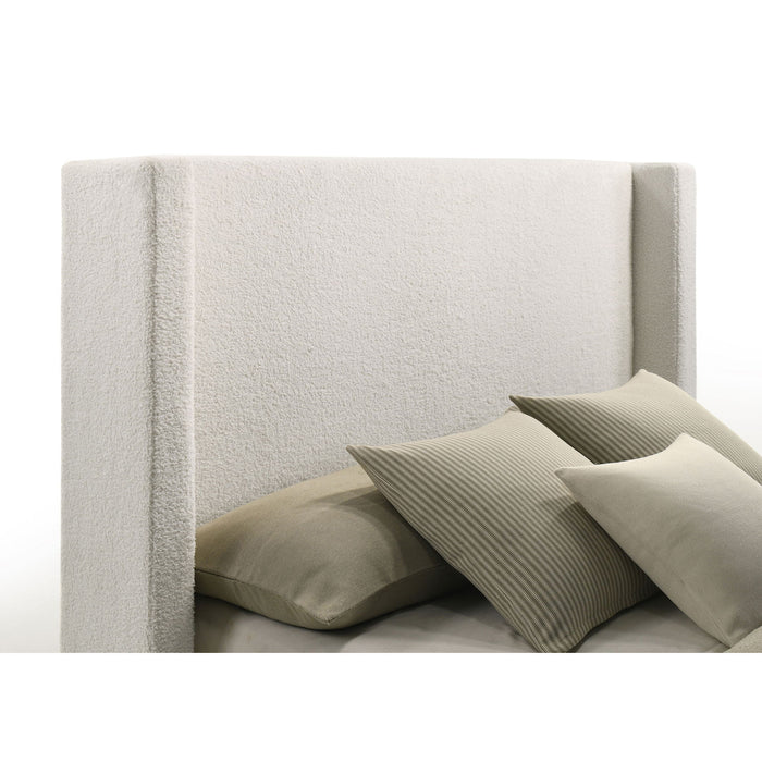 Froberg - Platform Bed With Wingback Headboard