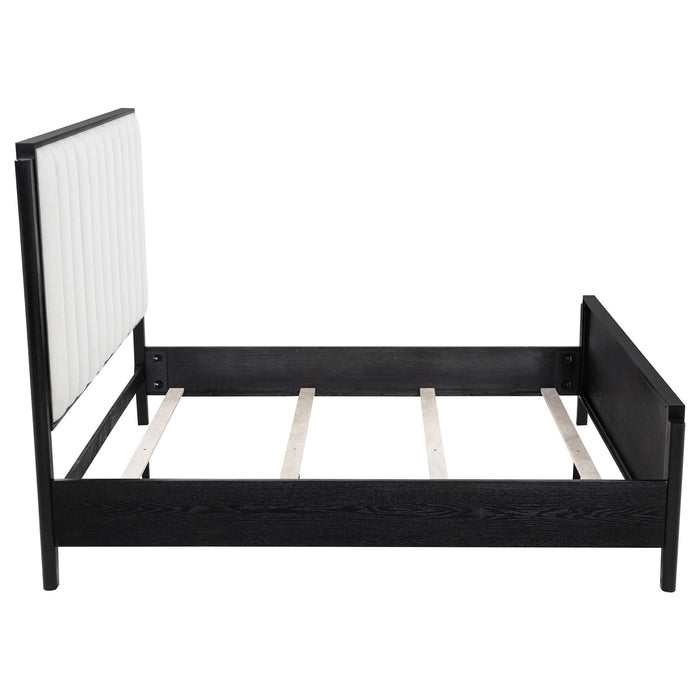 Ennis - Bed With Tufted Headboard