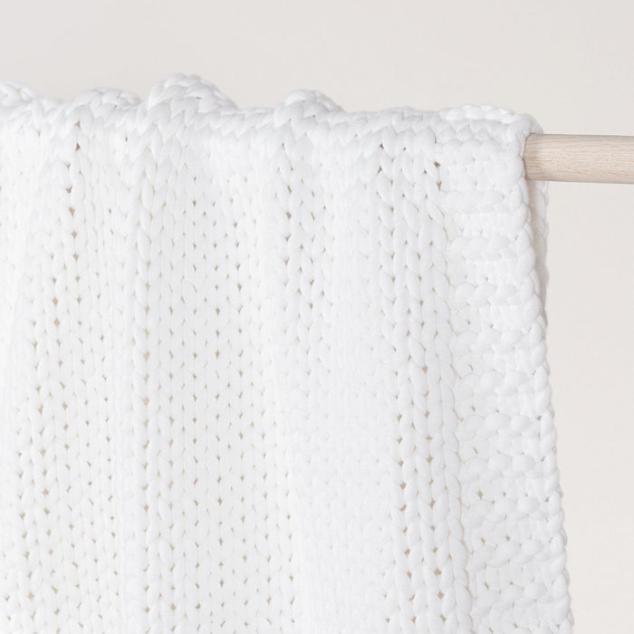 Dyne - 50" x 70" Throw - White