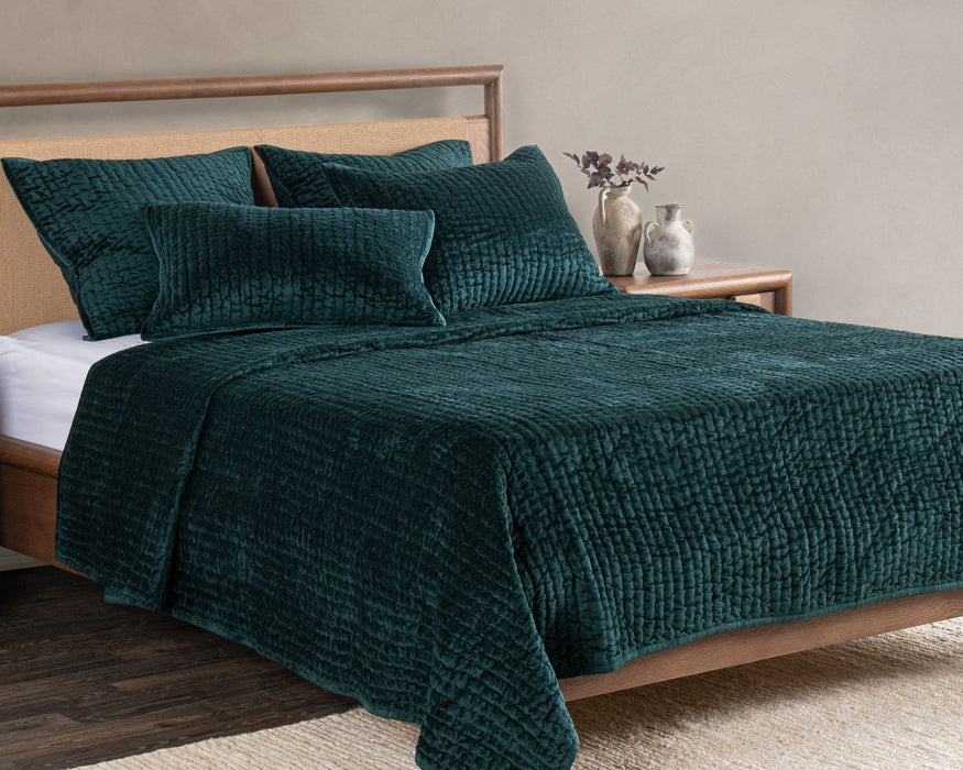 Bari - Velvet Quilt Collection