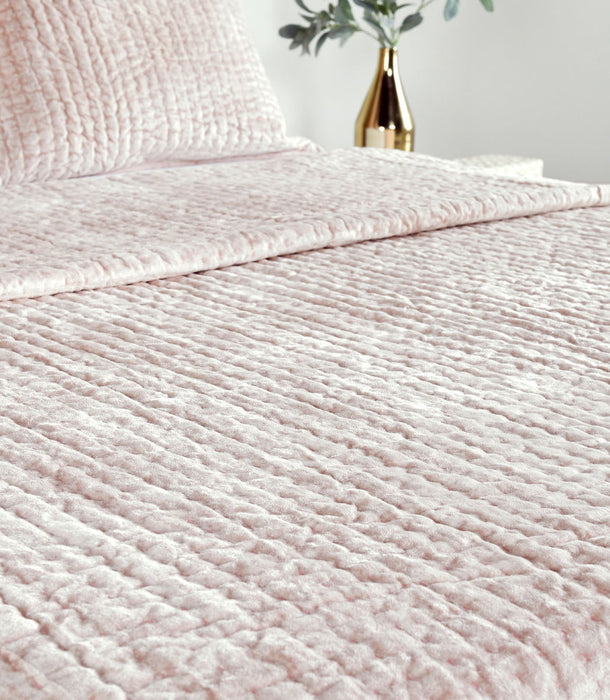 Bari - Velvet Quilt Set