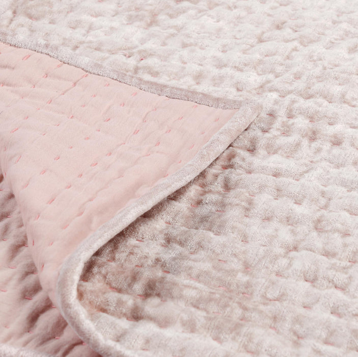 Bari - Velvet Quilt Set