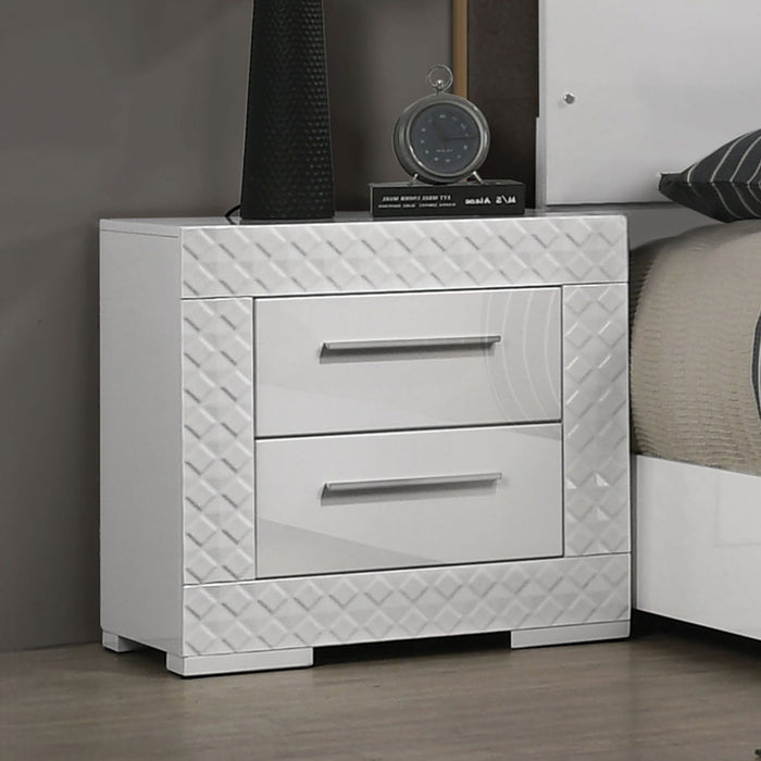 Nightstand With Bar Handle - White