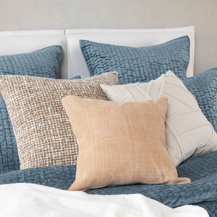 Bari - Velvet Quilt Set