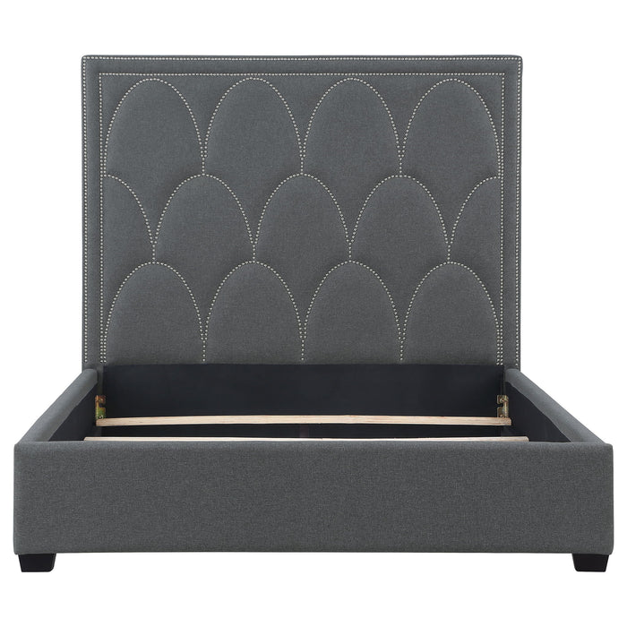 Maille - Panel Bed With Scalloped Headboard