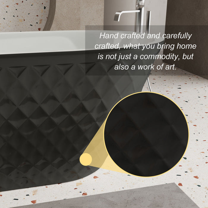Freestanding Bathtub With Diamond Pattern Design