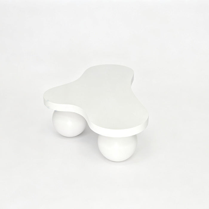 Cloud Shaped Coffee Table With 3 Ball Legs For Living Room