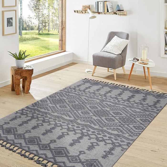 Guros - 8' X 10' Traditional Indoor / Outdoor Area Rug - White / Gray