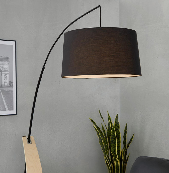 Robyn - Floor Lamp - Natural / Black