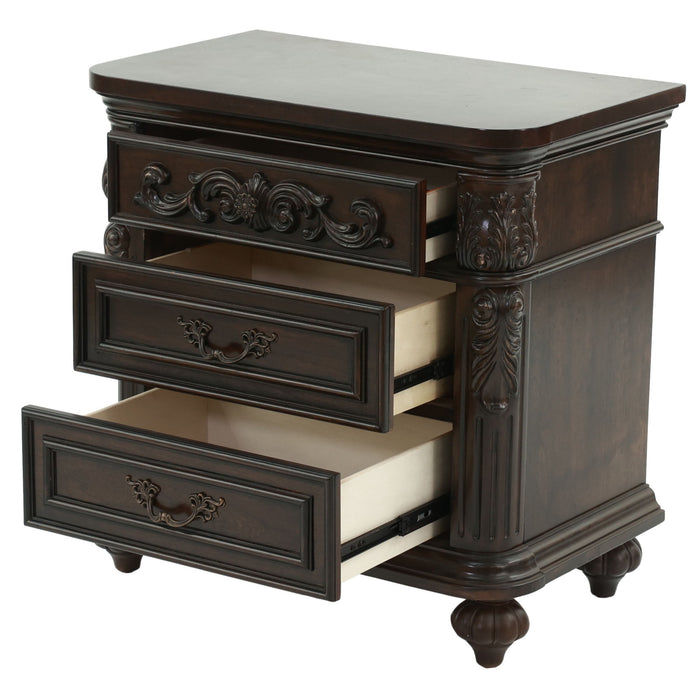 3 Piece Bedroom Set, Majestic Formal Bed With 2 Nightstands
