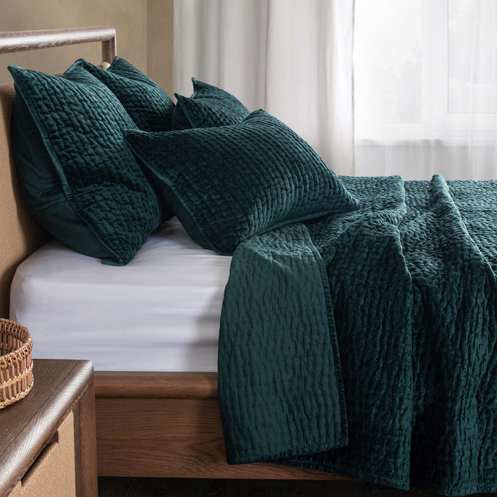 Bari - Velvet Quilt Collection