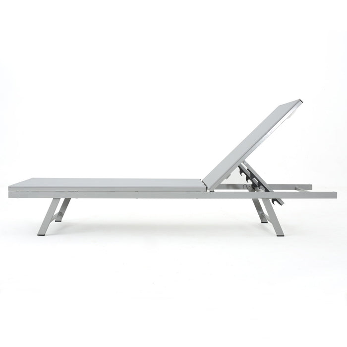 Salton - Chaise Lounge Outdoor Relaxation