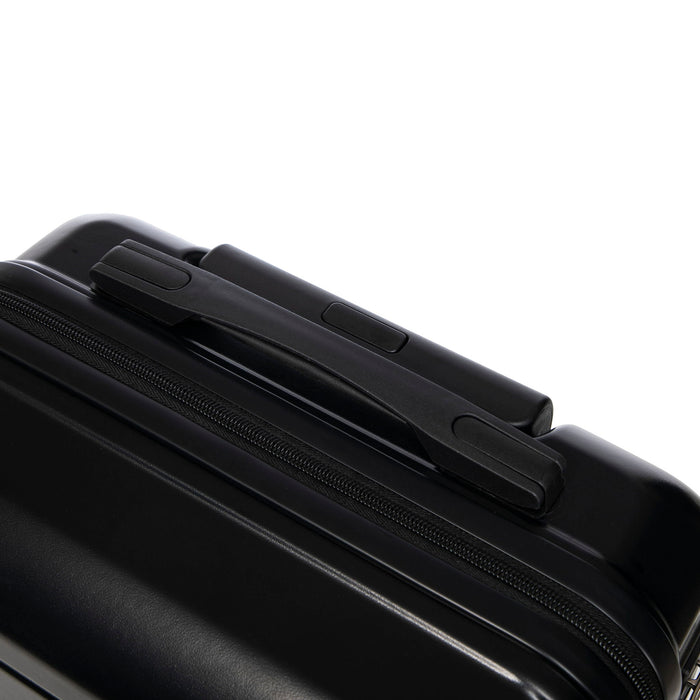 Hard Shell Travel Luggage With Scratch Resistant Surface