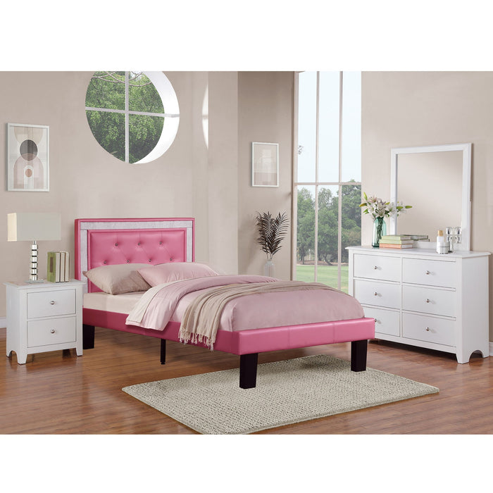 Glamours Style Bed With Diamond Tufted Padded Headboard