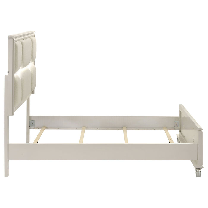 Gwendolyn - Queen Panel Bed With LED Headboard - White