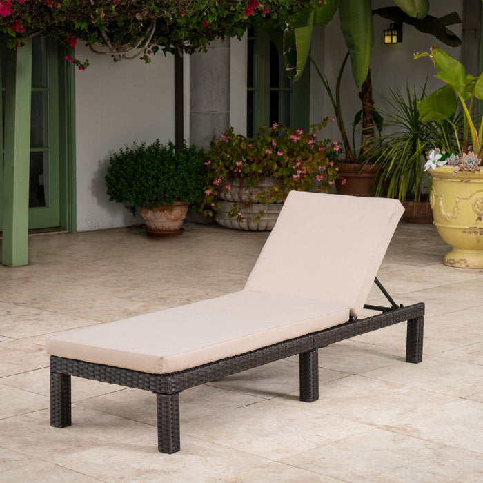 Puerta - Chaise Lounge Frame Cushion Outdoor Wicker Iron - Beige / Dark Brown