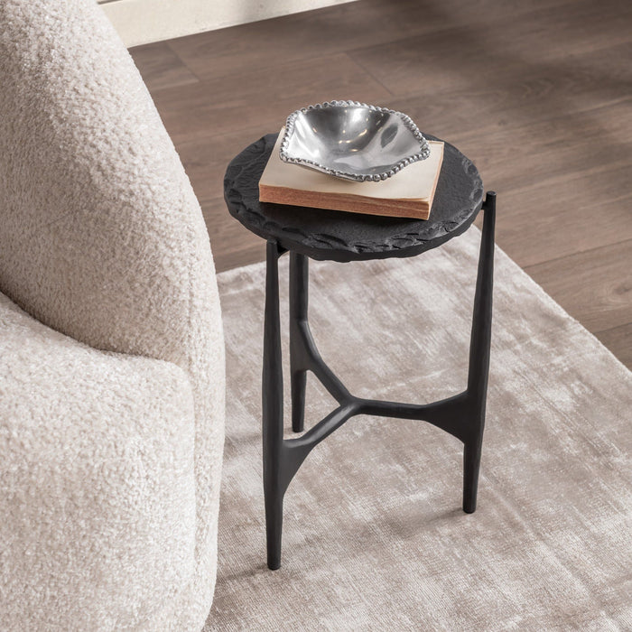 Luka - Round Table