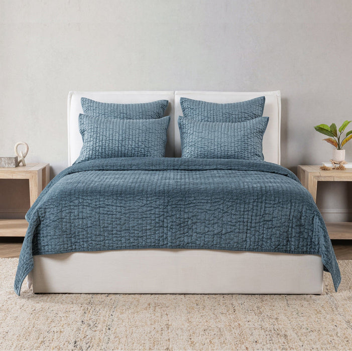 Bari - Velvet Quilt - Stone Blue