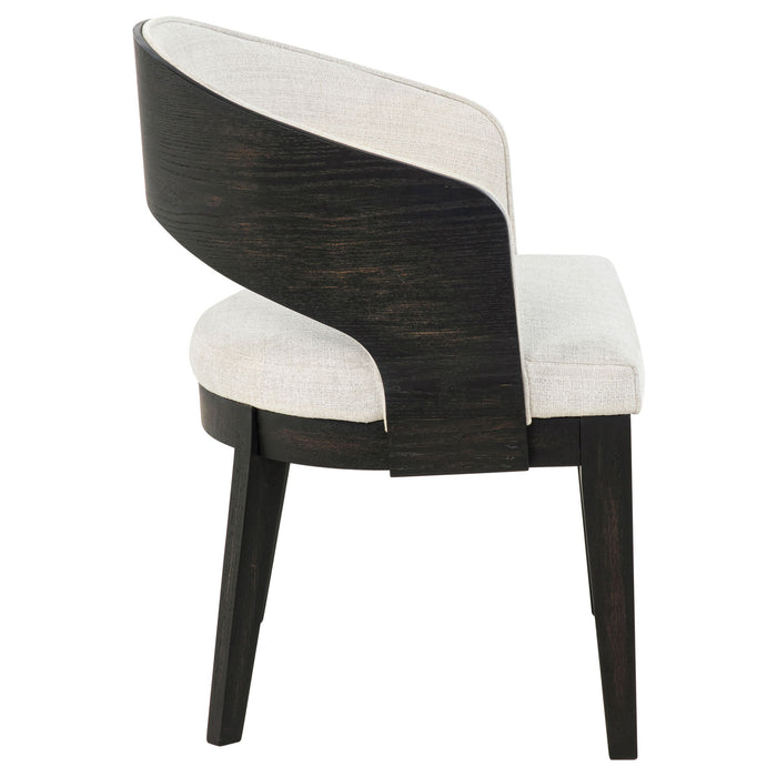 Bangor - Round Dining Table Set With Arm Chairs