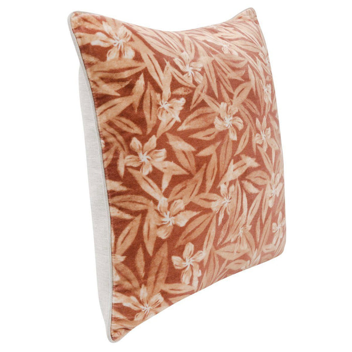 Lamia - Pillow 22' x 22' - Clay
