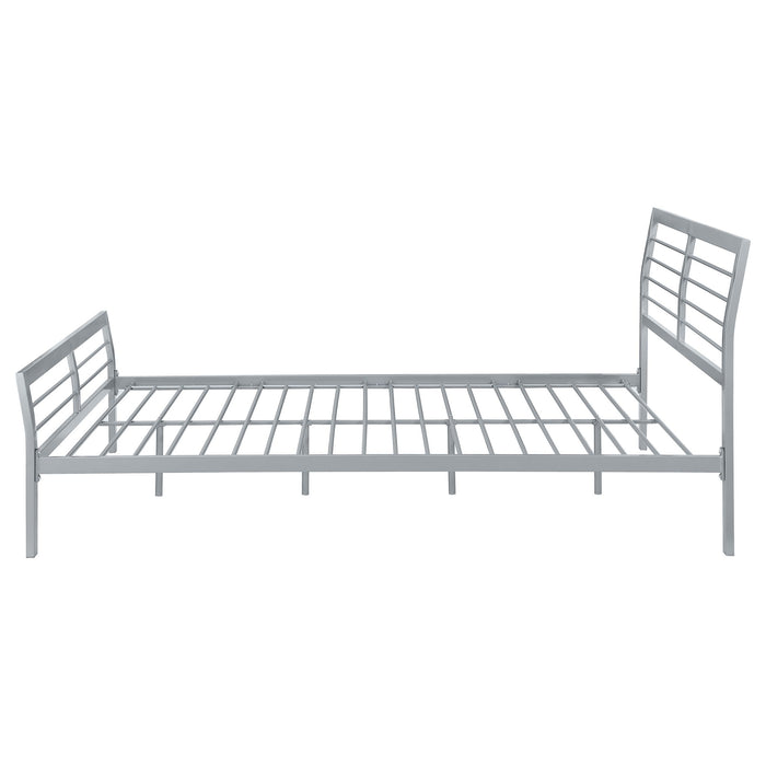 Fielding - Queen Bed With Clean Design - Silver