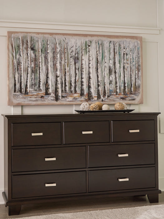 Covetown Dresser