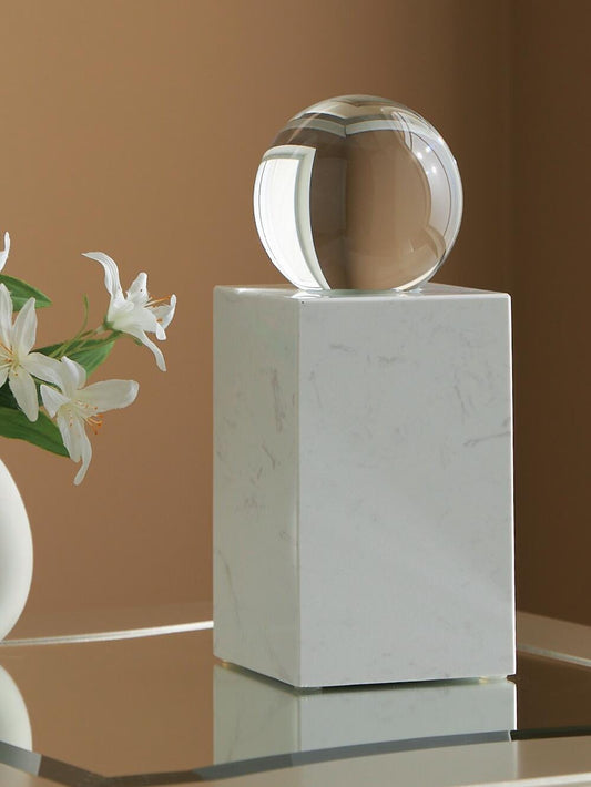 Ashley Express - Sellner Sculpture