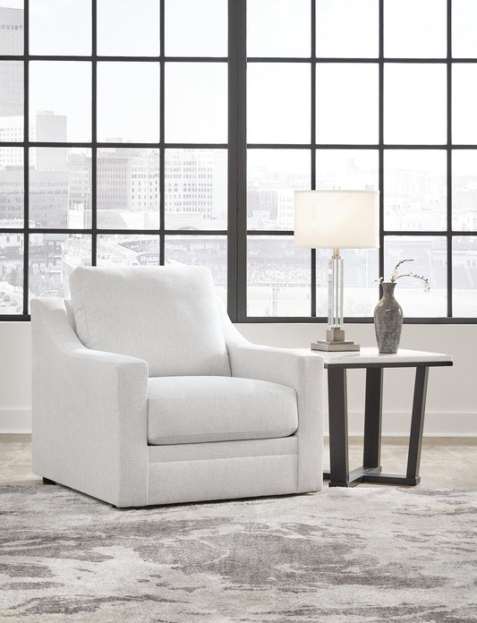 Maitelynn Chair