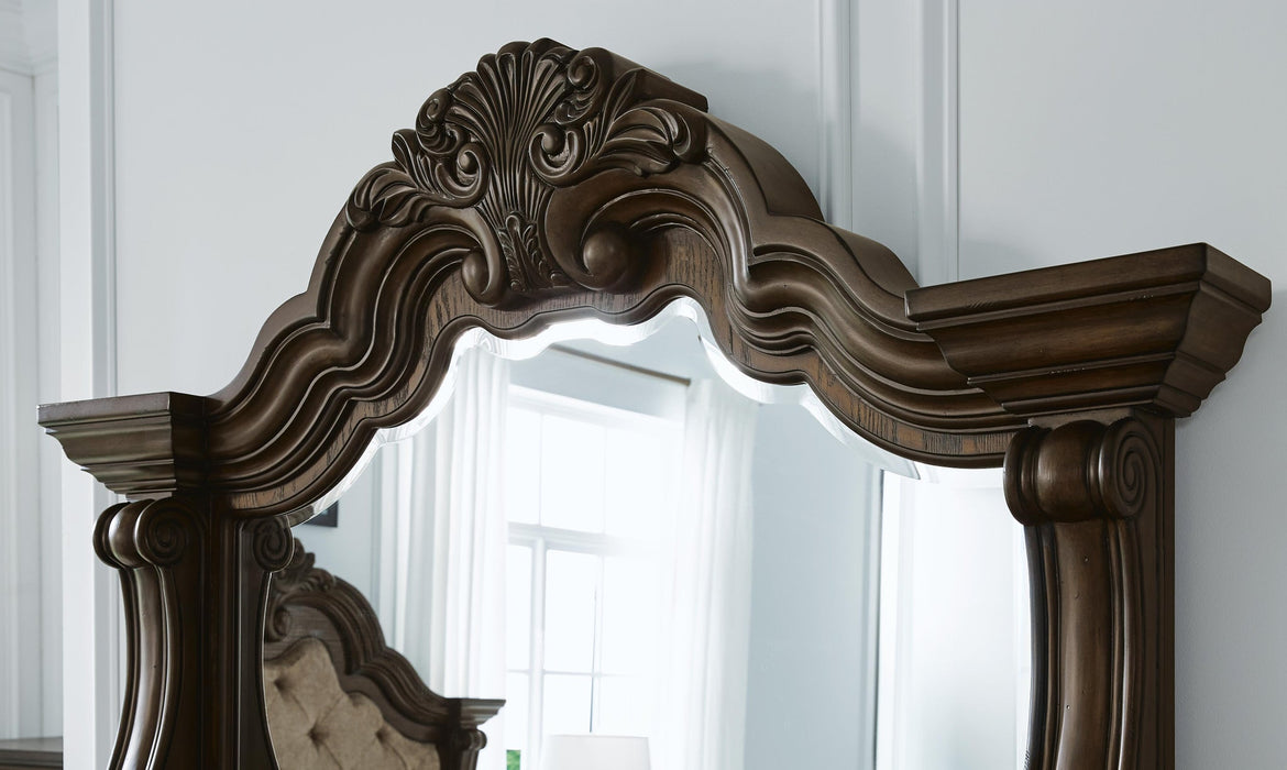Maylee Dresser and Mirror