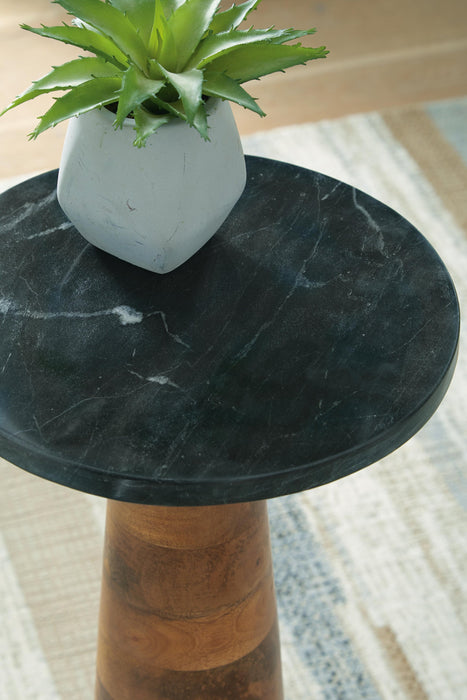 Ashley Express - Quinndon Accent Table