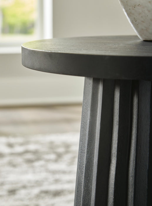 Ashley Express - Ceilby Accent Table