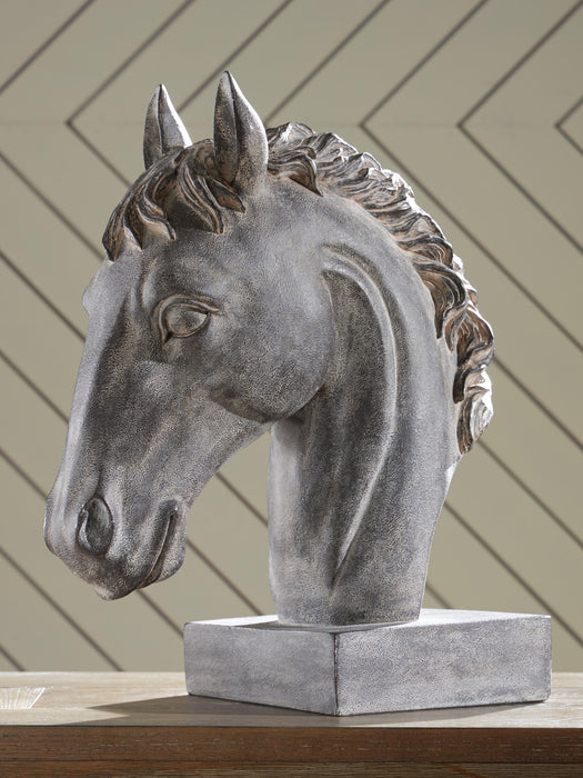 Ashley Express - Carnlow Sculpture