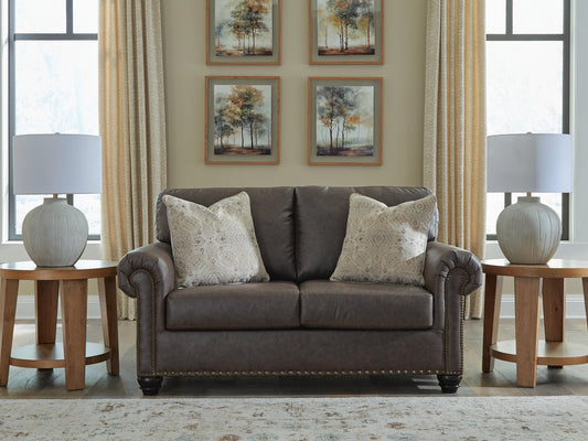 Roxmere Loveseat