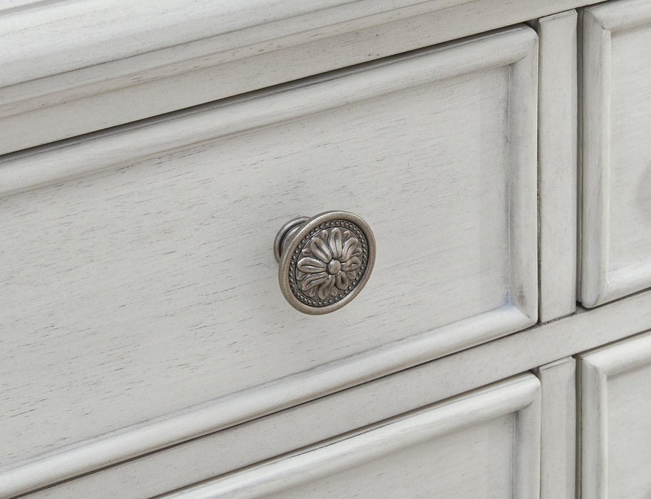 Montelaine Dining Room Server