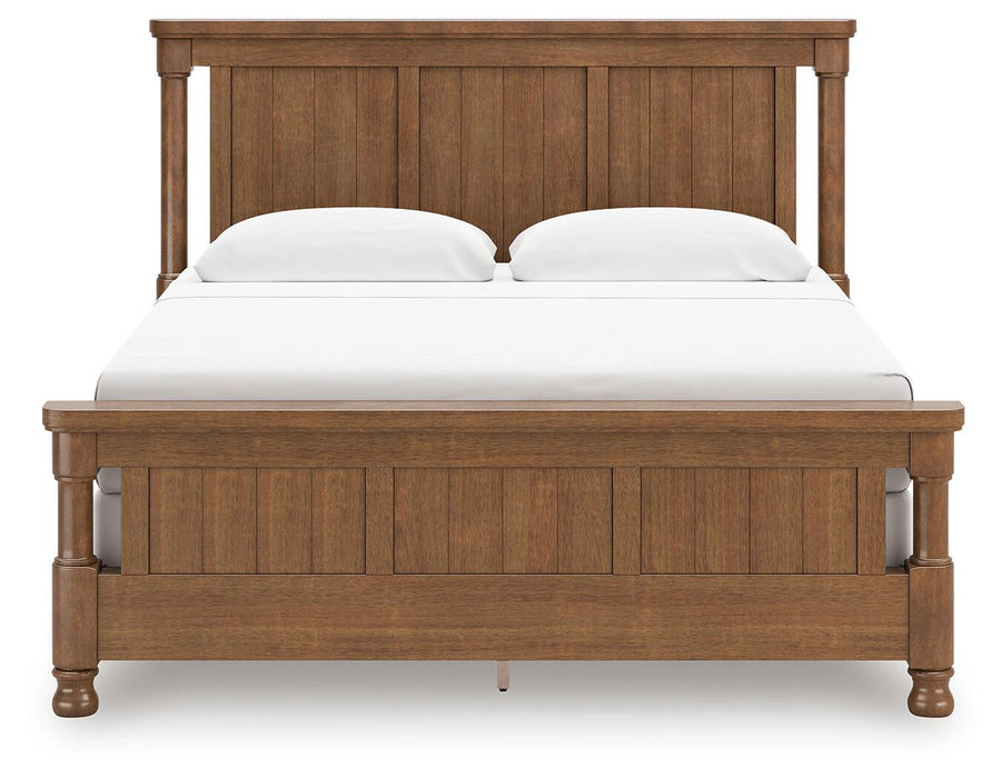 Rowlenstown King Poster Bed