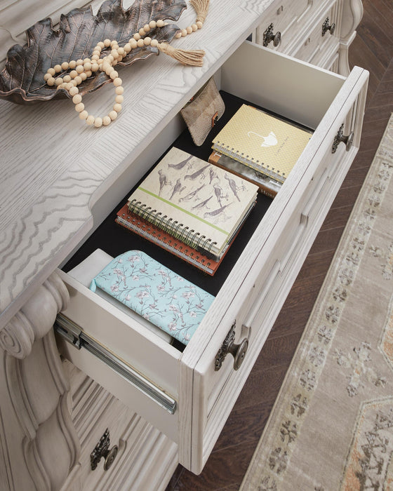 Bruchandi Dresser