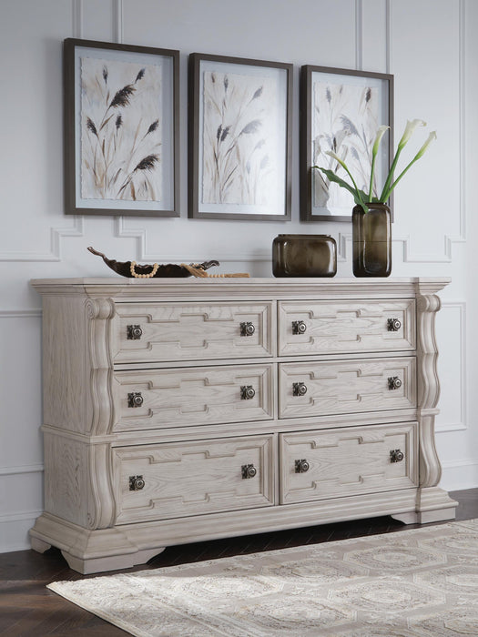 Bruchandi Dresser