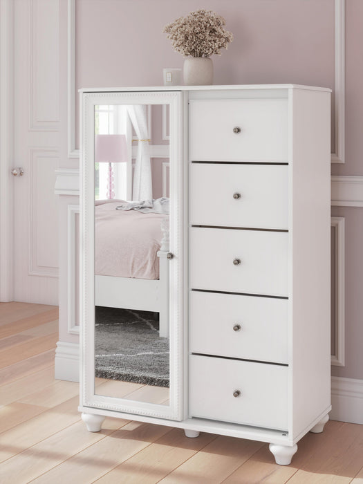 Kozlani Dressing Chest